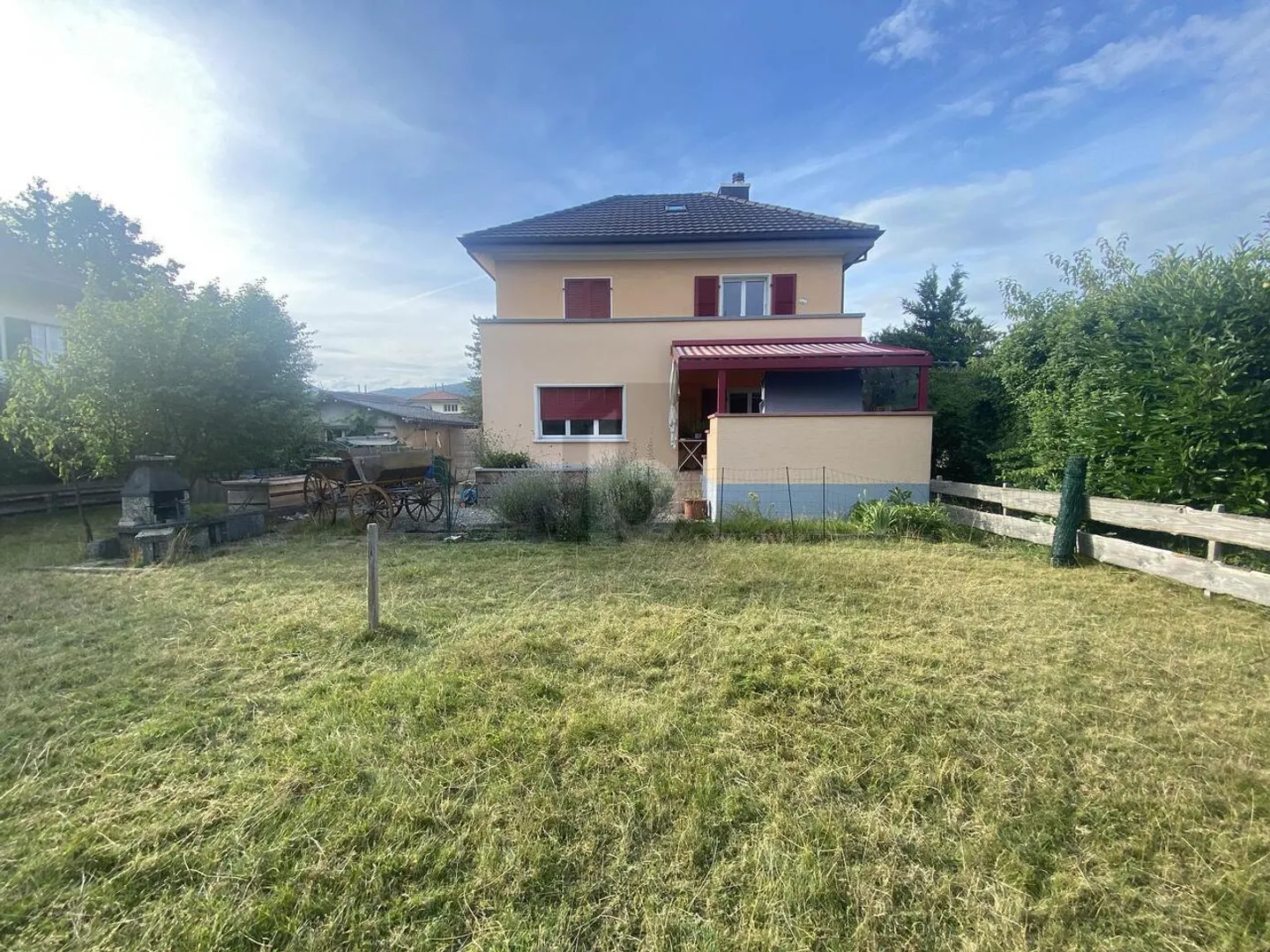 Adatto alle Famiglie con Grande Giardino - Foto 1 di 6