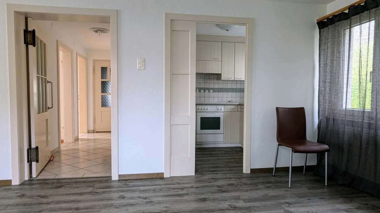 Bright 3½-Room Apartment in Azmoos - Photo 6 of 13