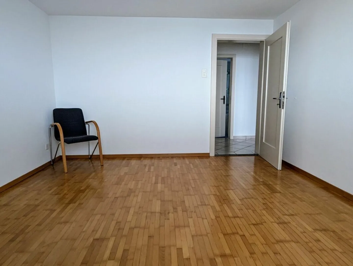 Bright 3½-Room Apartment in Azmoos - Photo 10 of 13