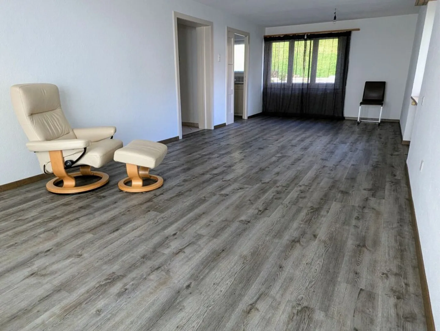 Bright 3½-Room Apartment in Azmoos - Photo 3 of 13