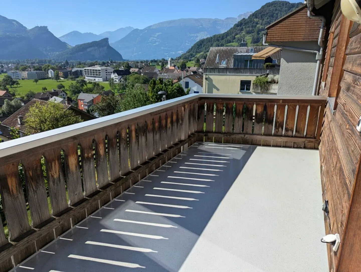 Bright 3½-Room Apartment in Azmoos - Photo 11 of 13