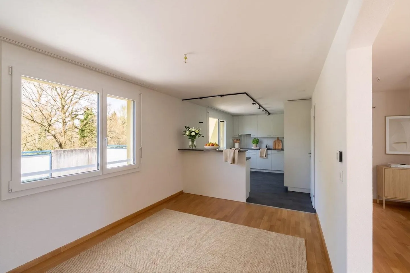 Attractive 5-room penthouse apartment with large terrace - Photo 5 of 11