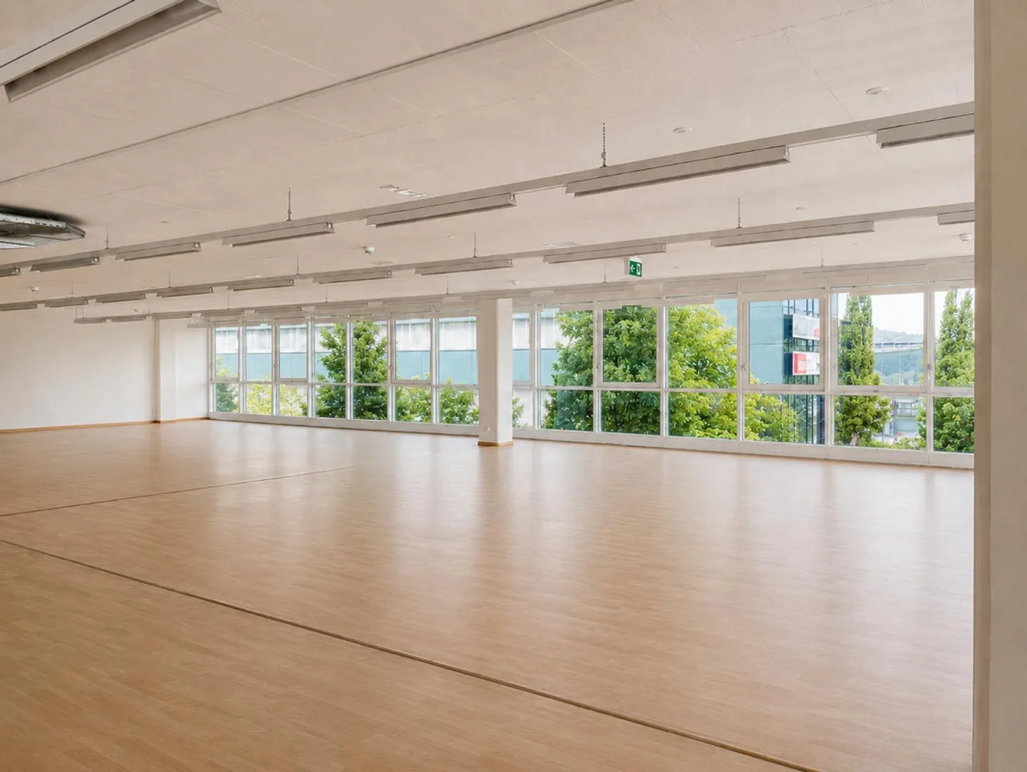 Espace de bureau flexible avec une forte présence et une accessibilité optimale - Photo 3 sur 10