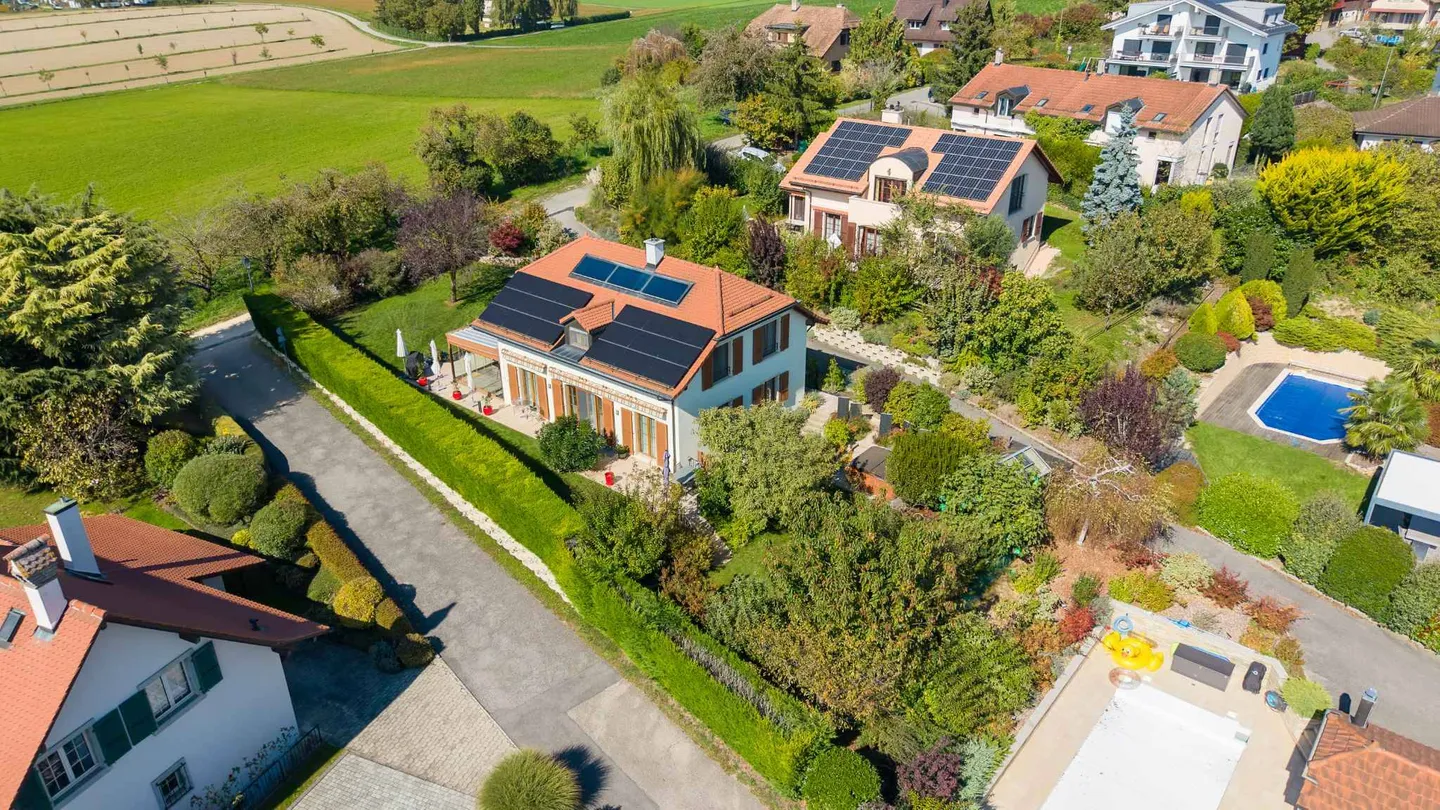 Magnifique villa individuelle avec 6,5 pièces, terrasses et jardin - Photo 11 sur 13