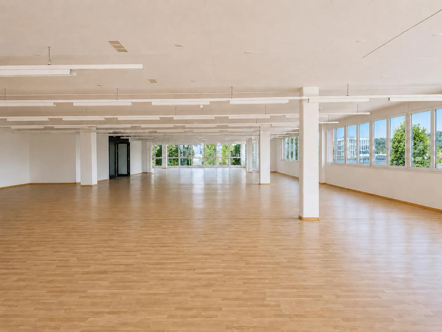 Espace de bureau flexible avec une forte présence et une accessibilité optimale - Photo 4 sur 10