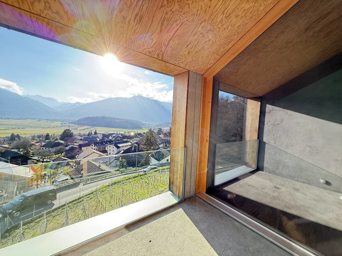 Loggia with a breathtaking view - Photo 2 of 12