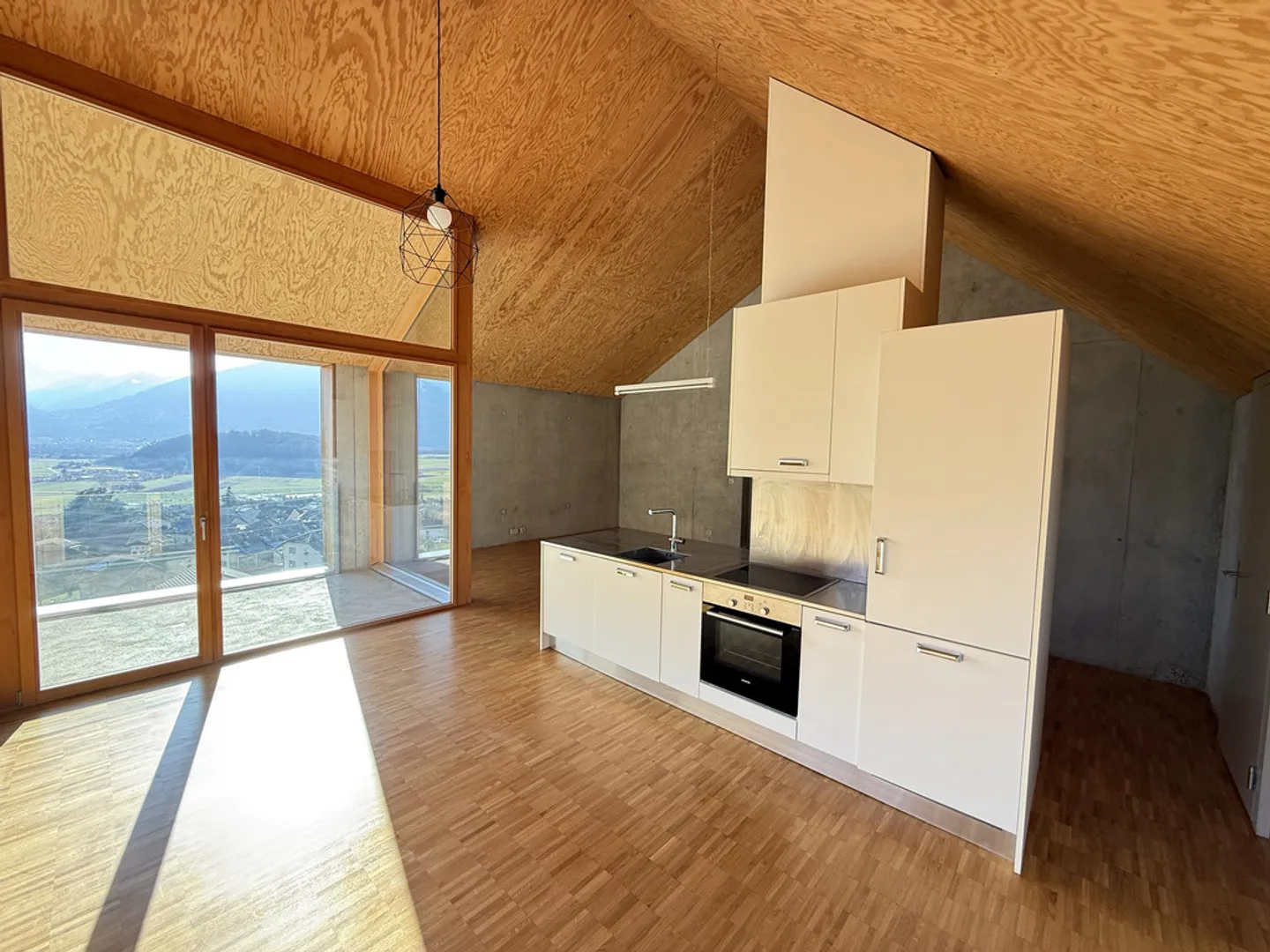 Loggia with a breathtaking view - Photo 3 of 12
