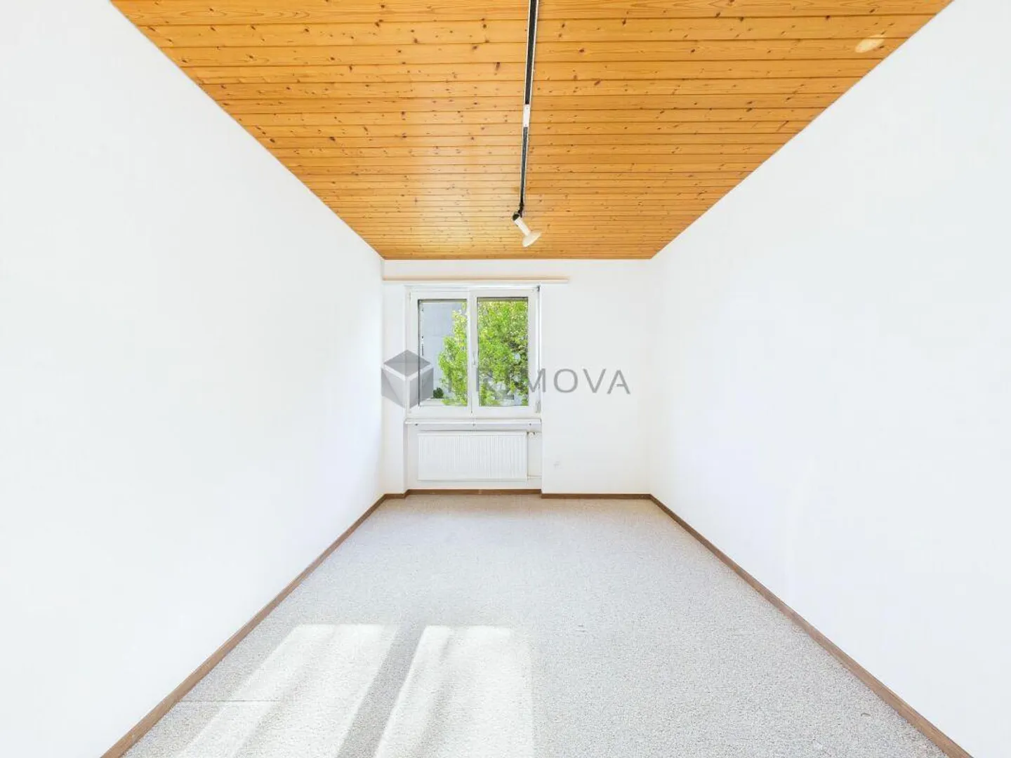 Spazio per la creatività e la famiglia: Appartamento esclusivo di 4,5 stanze con sala hobby a Eschenbach - Foto 8 di 11