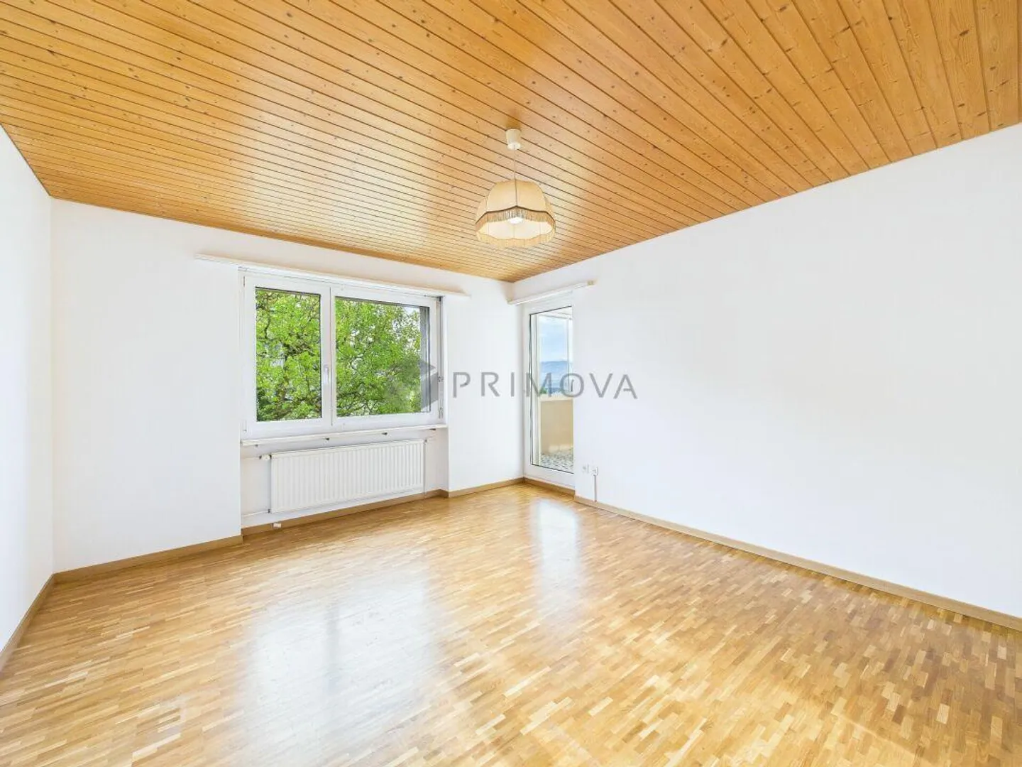 Spazio per la creatività e la famiglia: Appartamento esclusivo di 4,5 stanze con sala hobby a Eschenbach - Foto 6 di 11