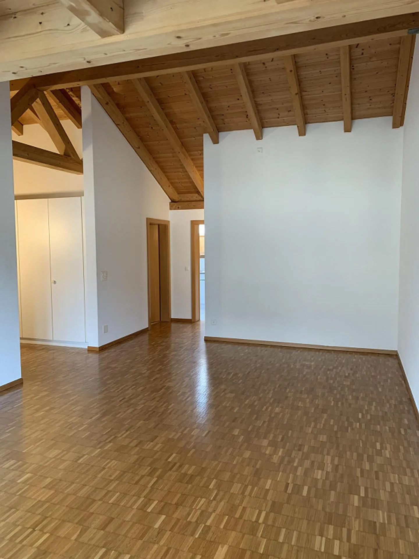 Familien-Wohnung an attraktivem Standort zu vermieten - Foto 3 von 20