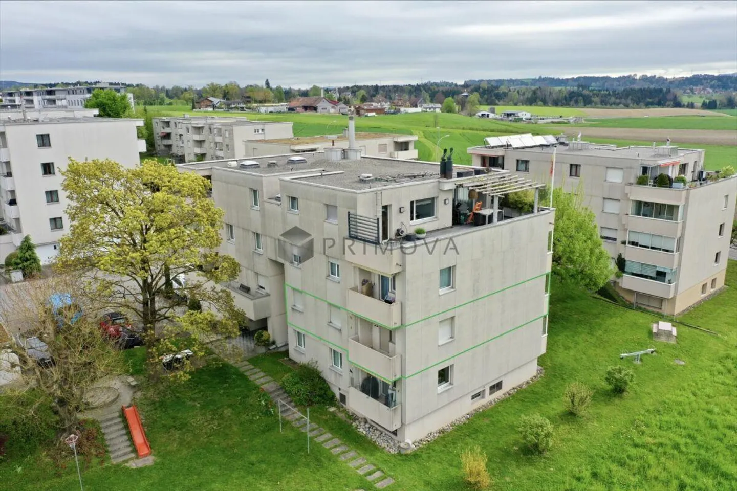 Spazio per la creatività e la famiglia: Appartamento esclusivo di 4,5 stanze con sala hobby a Eschenbach - Foto 10 di 11