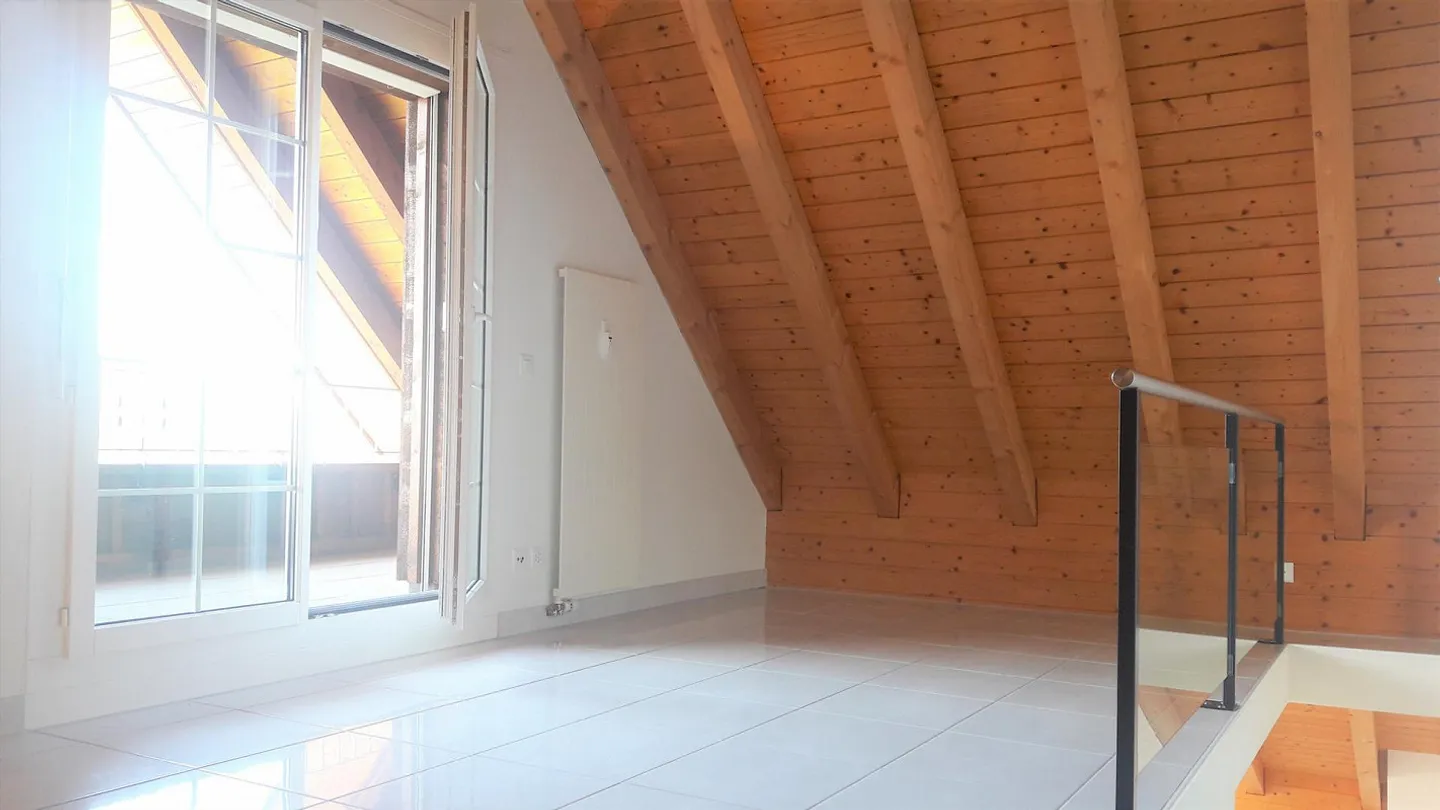 Appartement Loft en Duplex sous les toits à Wollerau - Photo 4 sur 6