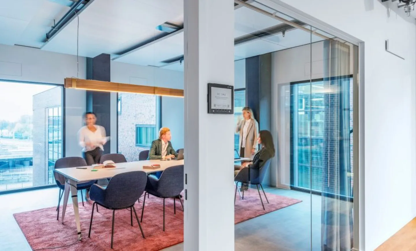 R2 Tower - Porta la tua azienda a nuovi livelli - Foto 11 di 16