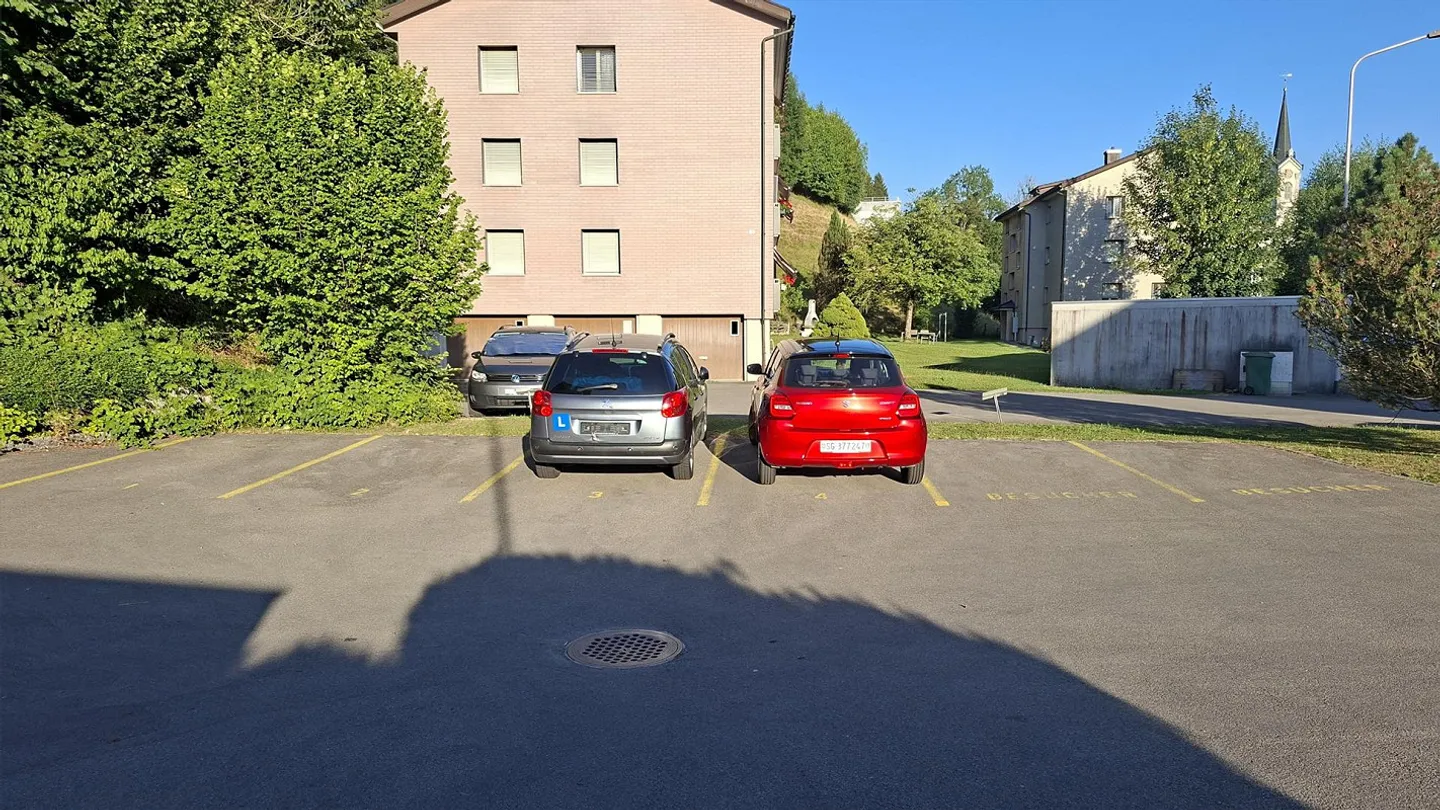 Outdoor parking space for rent - Photo 2 of 2