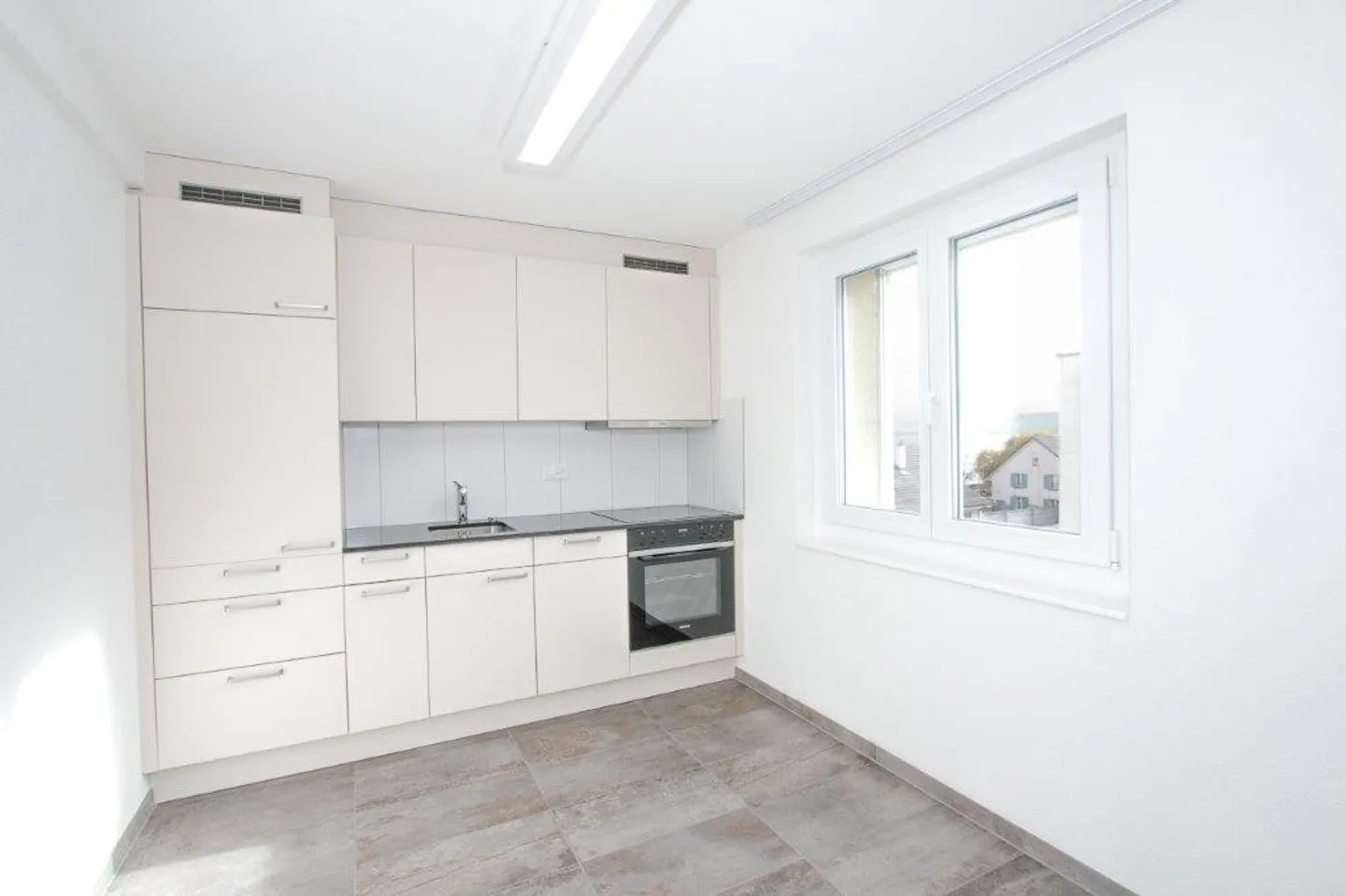 1-room apartment - Photo 3 of 11