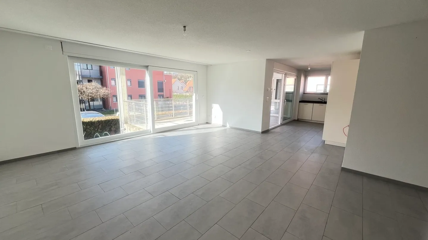 Modern - spacious - central! - Photo 9 of 17