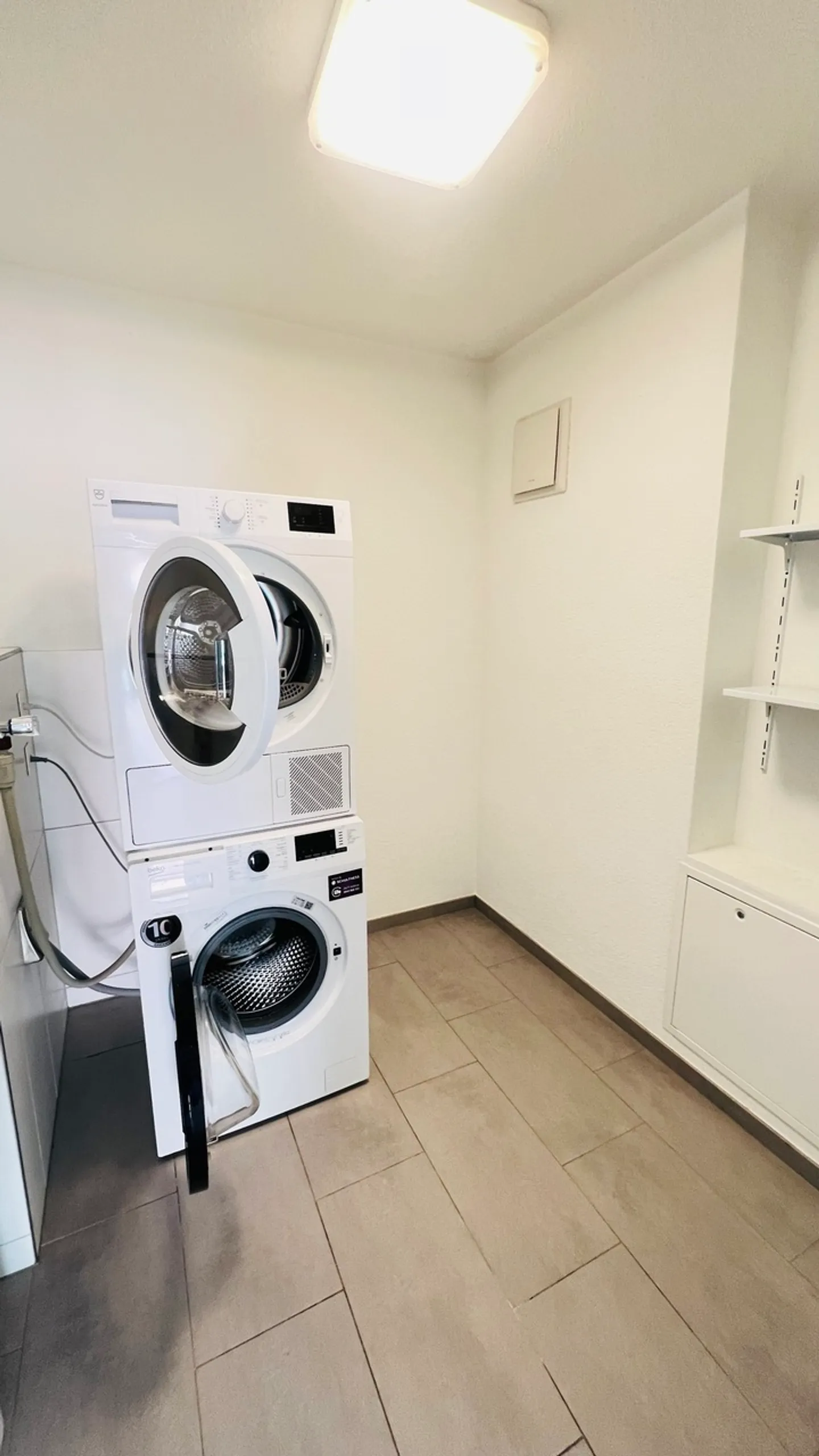 Modern - spacious - central! - Photo 15 of 17