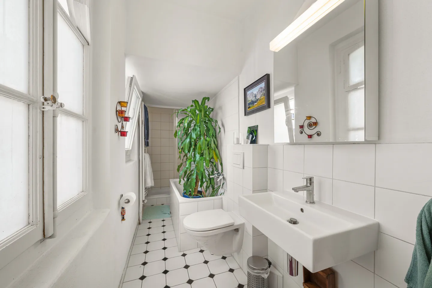 Charming Townhouse in Historic Area - Photo 8 of 15