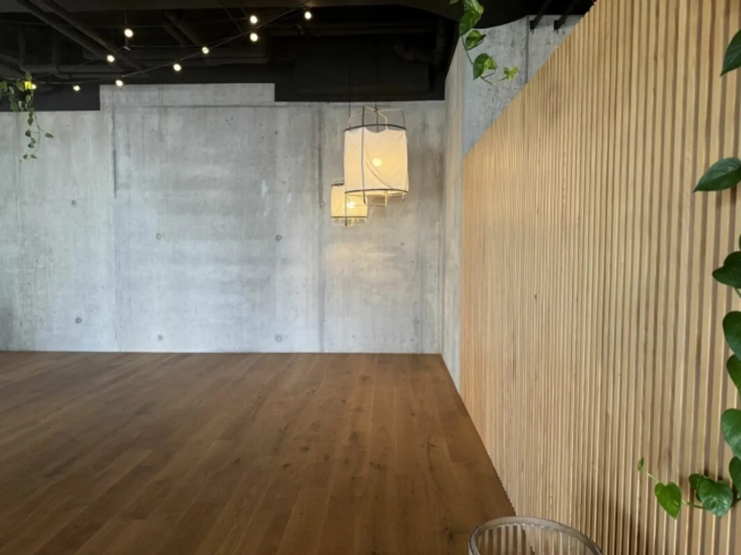 Aeschbachquartier - Espace commercial prêt à emménager avec aménagement de haute qualité - Photo 2 sur 10