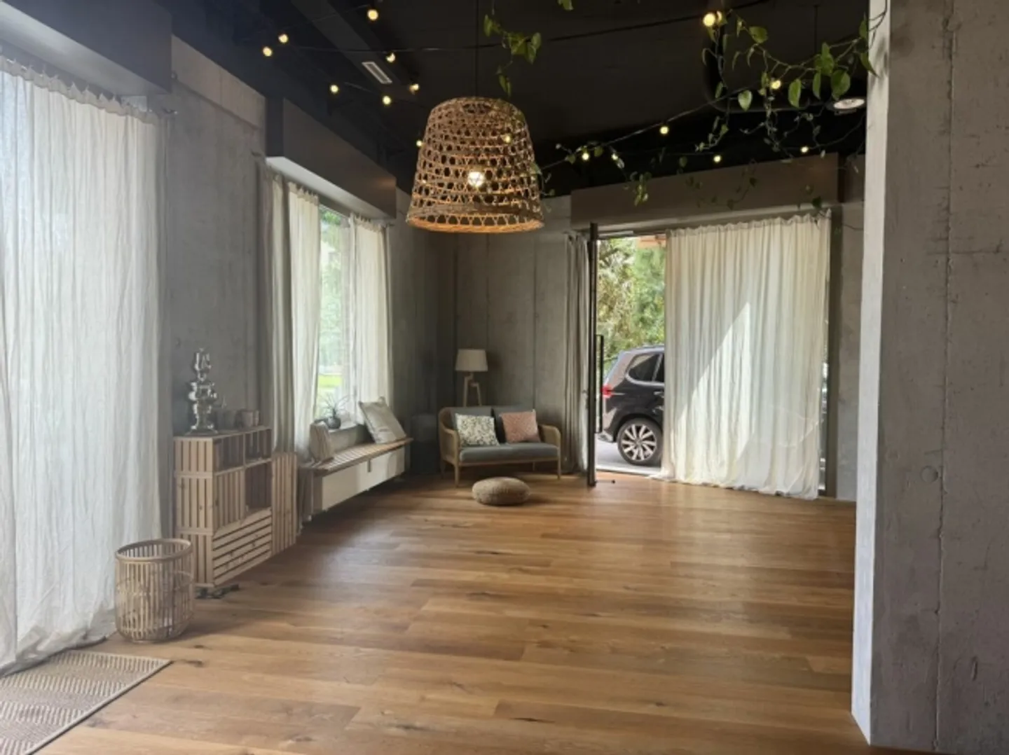 Aeschbachquartier - Espace commercial prêt à emménager avec aménagement de haute qualité - Photo 3 sur 10