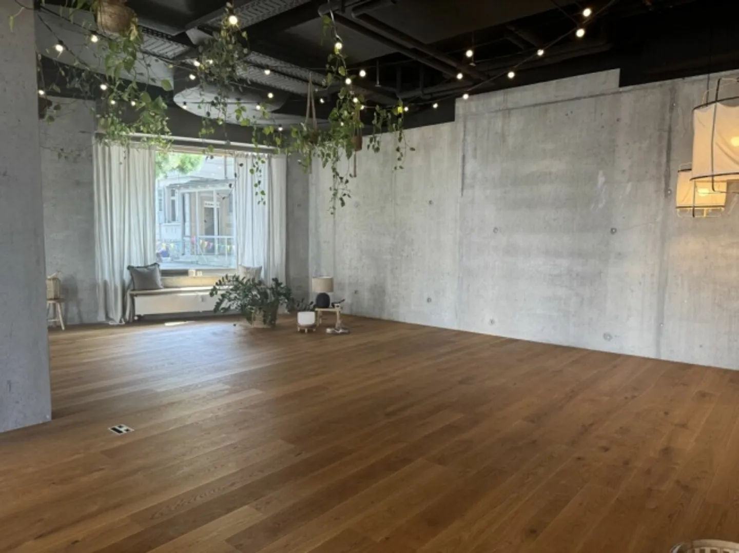 Aeschbachquartier - Espace commercial prêt à emménager avec aménagement de haute qualité - Photo 8 sur 10