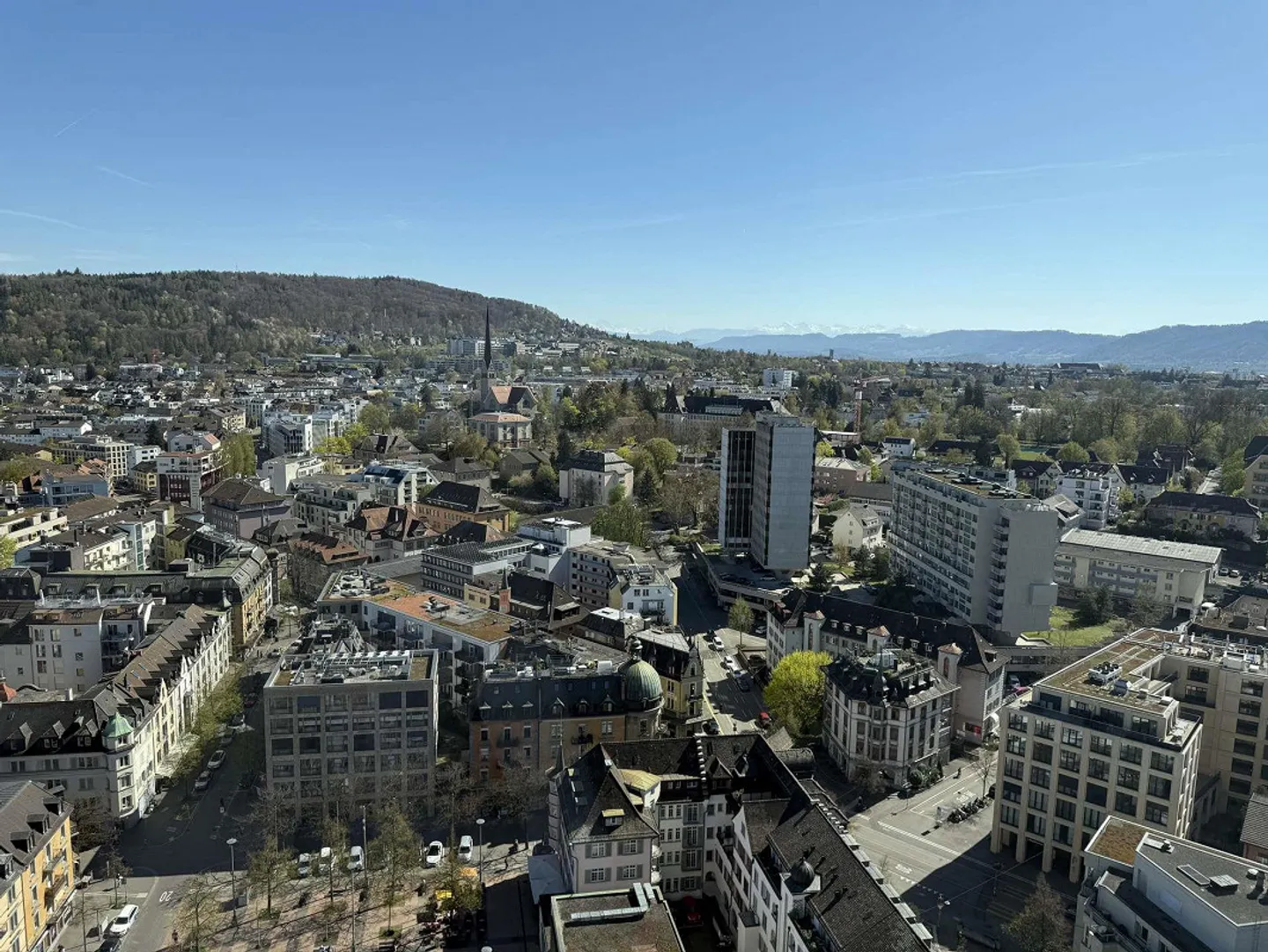 Modern 2.5 Room Apartment with a View - First Occupancy - Photo 2 of 8