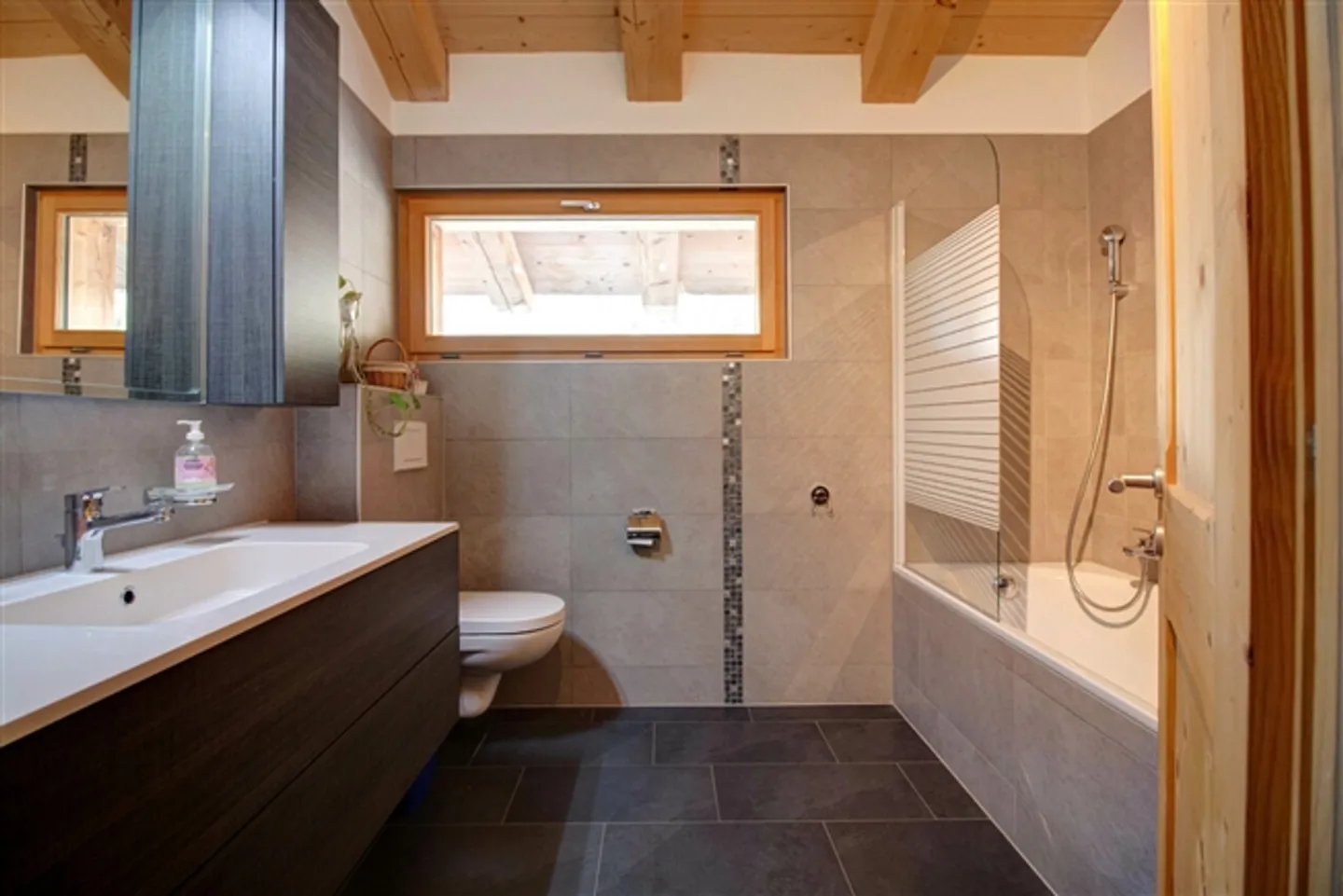 «Große Neubauvilla in Champsec» - Foto 15 von 17