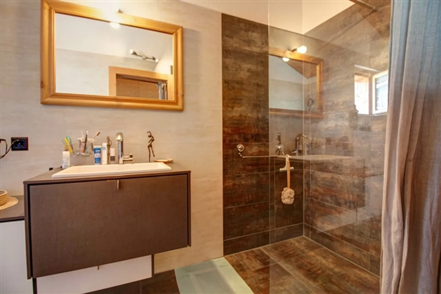 «Große Neubauvilla in Champsec» - Foto 14 von 17