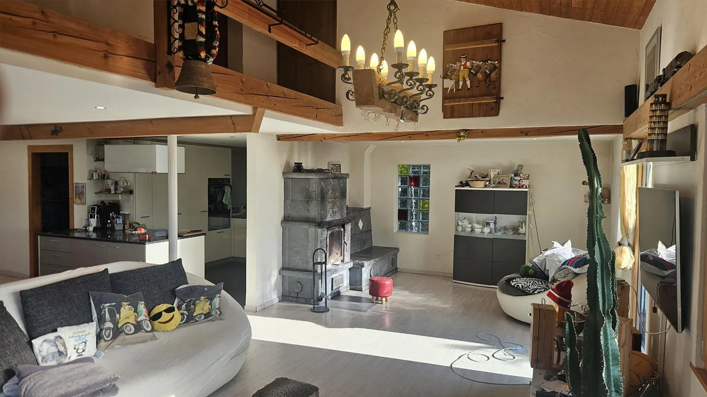 5 Zimmer Einfamilienhaus mit 4 Garagen am Fusse des Köbelisberg - Foto 4 von 23