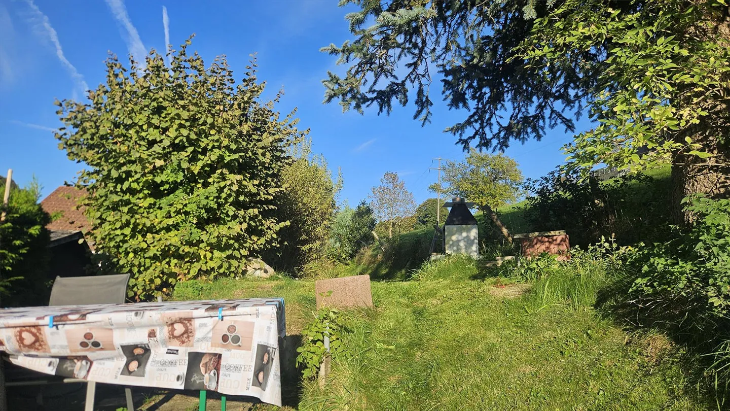 5 Zimmer Einfamilienhaus mit 4 Garagen am Fusse des Köbelisberg - Foto 18 von 23