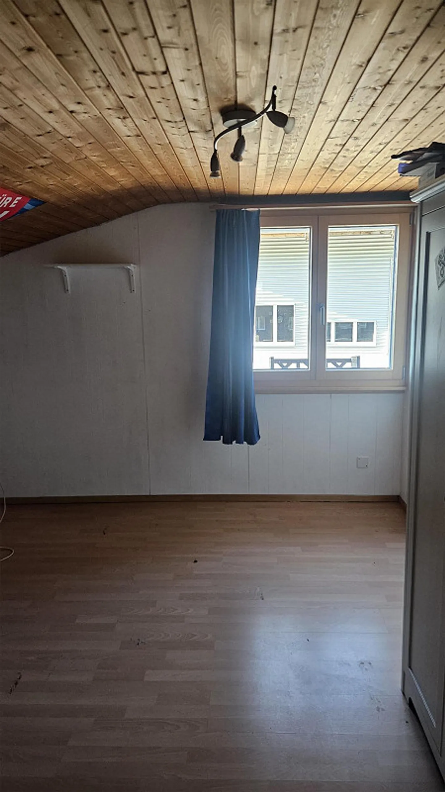 5 Zimmer Einfamilienhaus mit 4 Garagen am Fusse des Köbelisberg - Foto 14 von 23