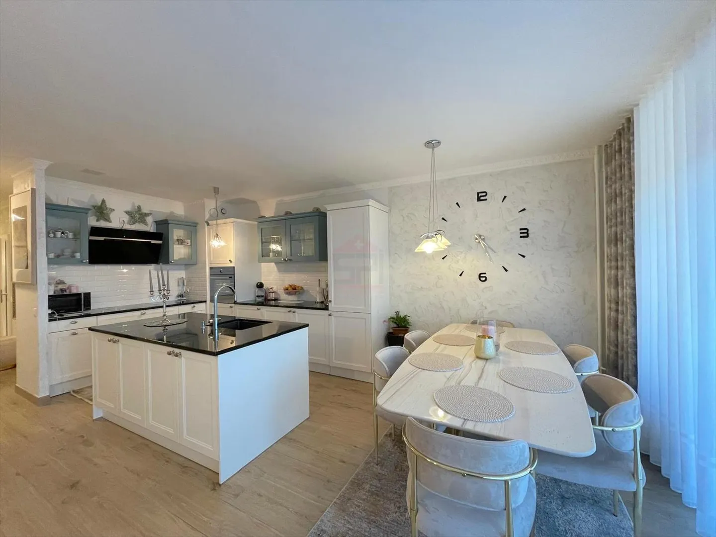Magnifico appartamento ristrutturato di 4,5 stanze a Meyrin - Foto 2 di 8