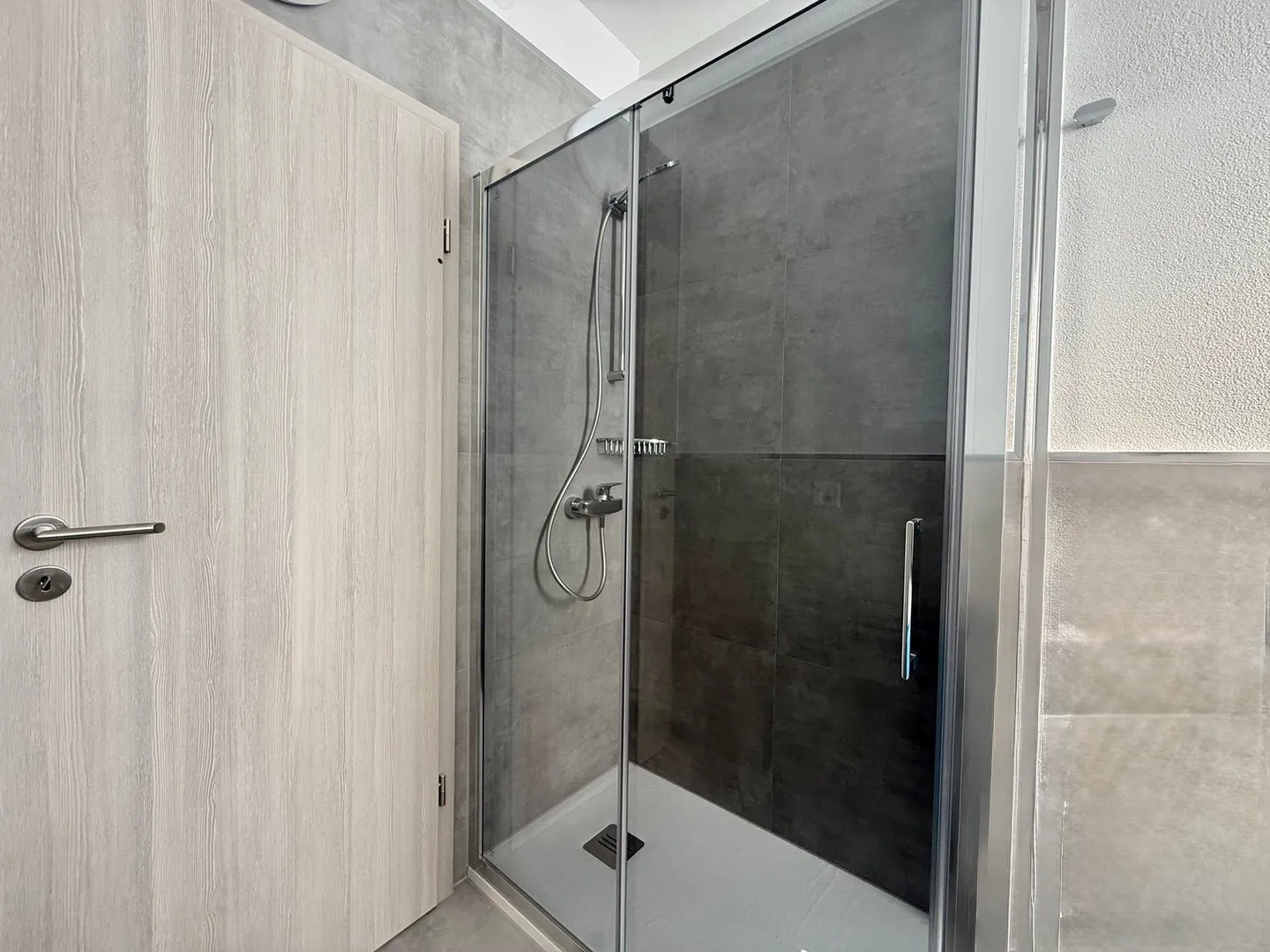 Jusqu'à 3 mois gratuits - 3,5 pièces neuves à Vacallo - Photo 11 sur 13