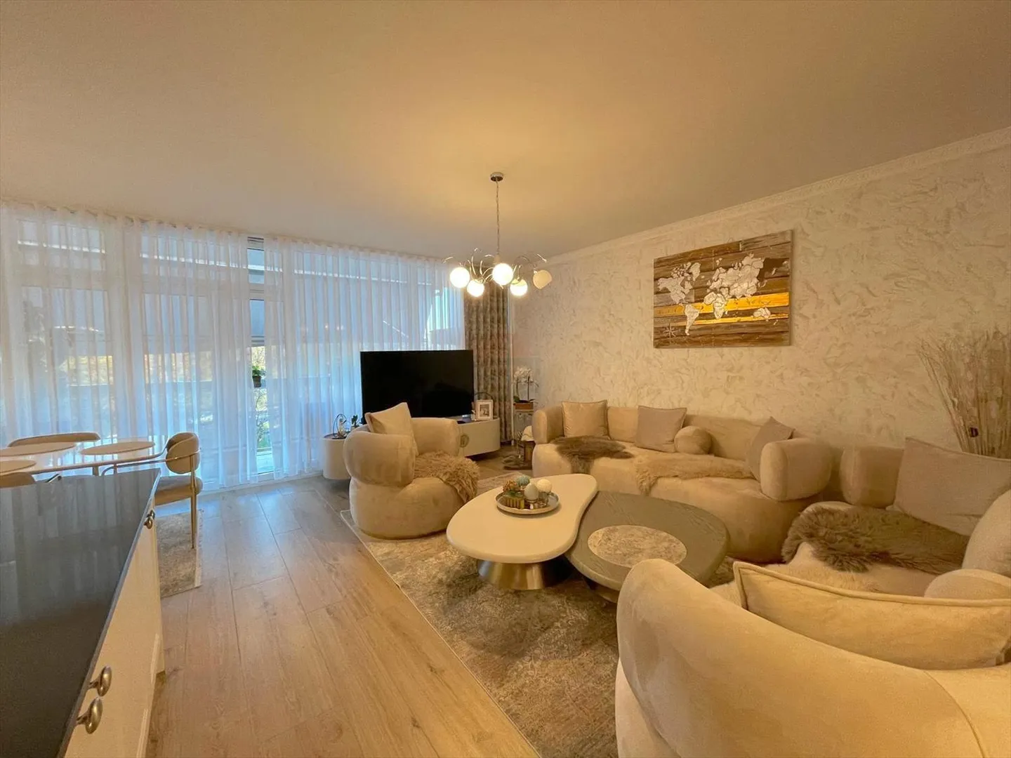 Magnifico appartamento ristrutturato di 4,5 stanze a Meyrin - Foto 3 di 8