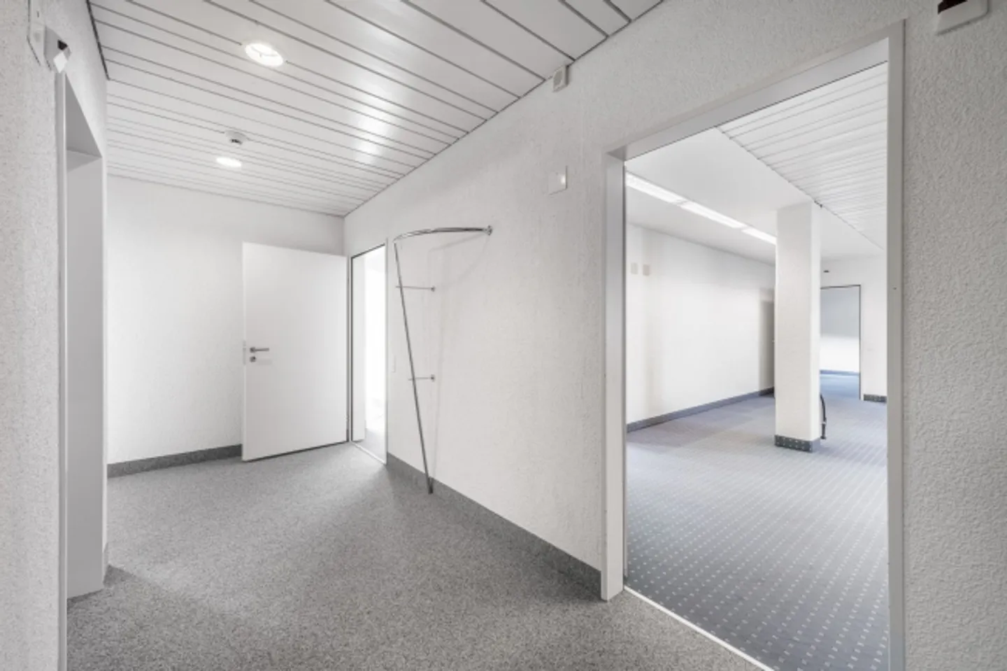 Spazio ufficio/commerciale attraente di 317 m² in una posizione centrale a Berikon in affitto! - Foto 12 di 13