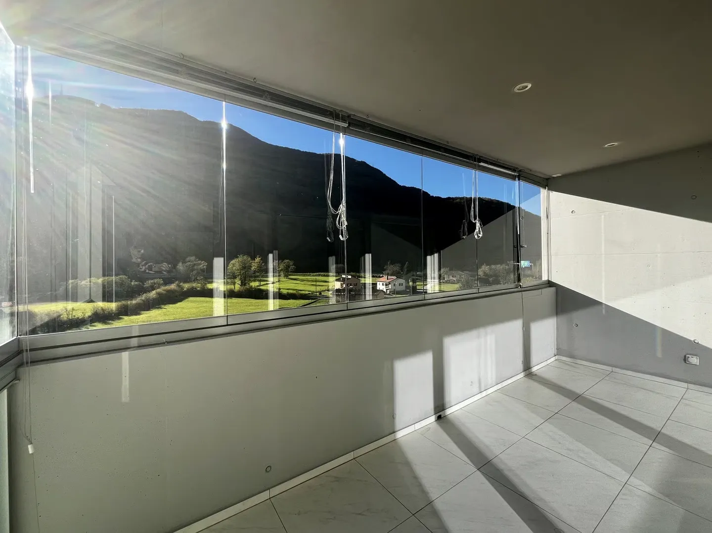 RIVERA - Appartamento 4,5 locali con terrazza in vetro in affitto - Foto 1 di 12