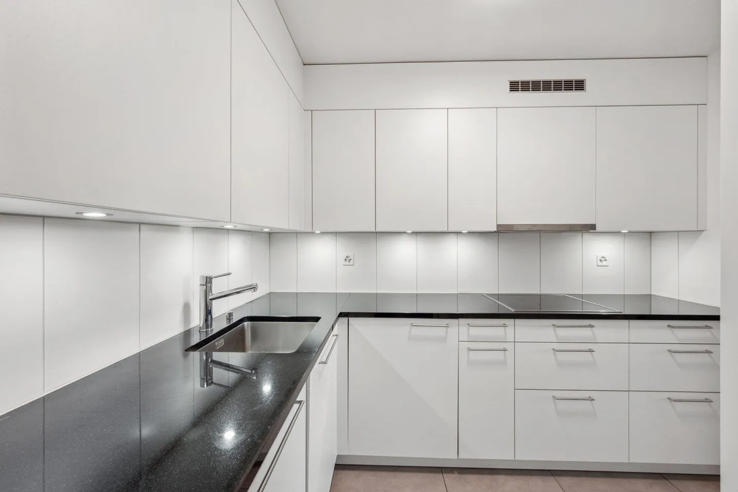 Apartment for rent - Photo 4 of 10