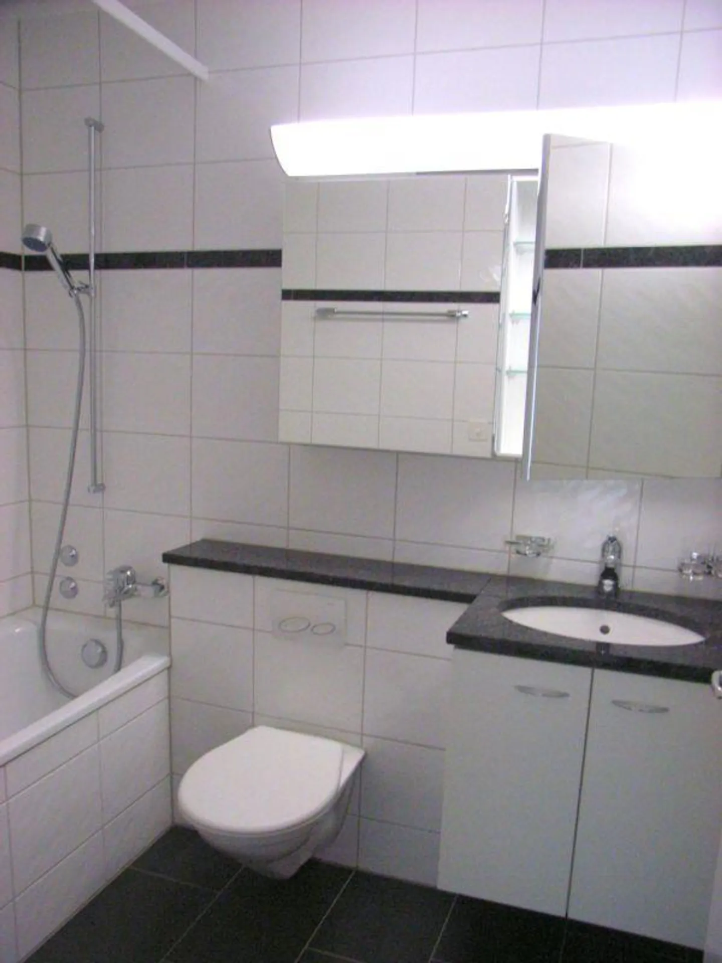 beautiful, bright 2.5 room apartment - Photo 1 of 9