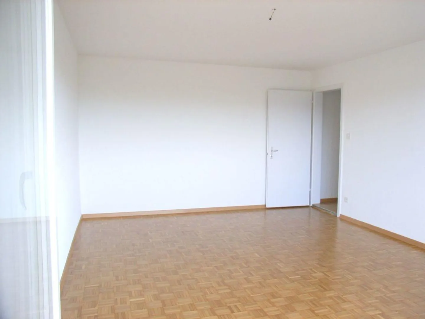 beautiful, bright 2.5 room apartment - Photo 2 of 9