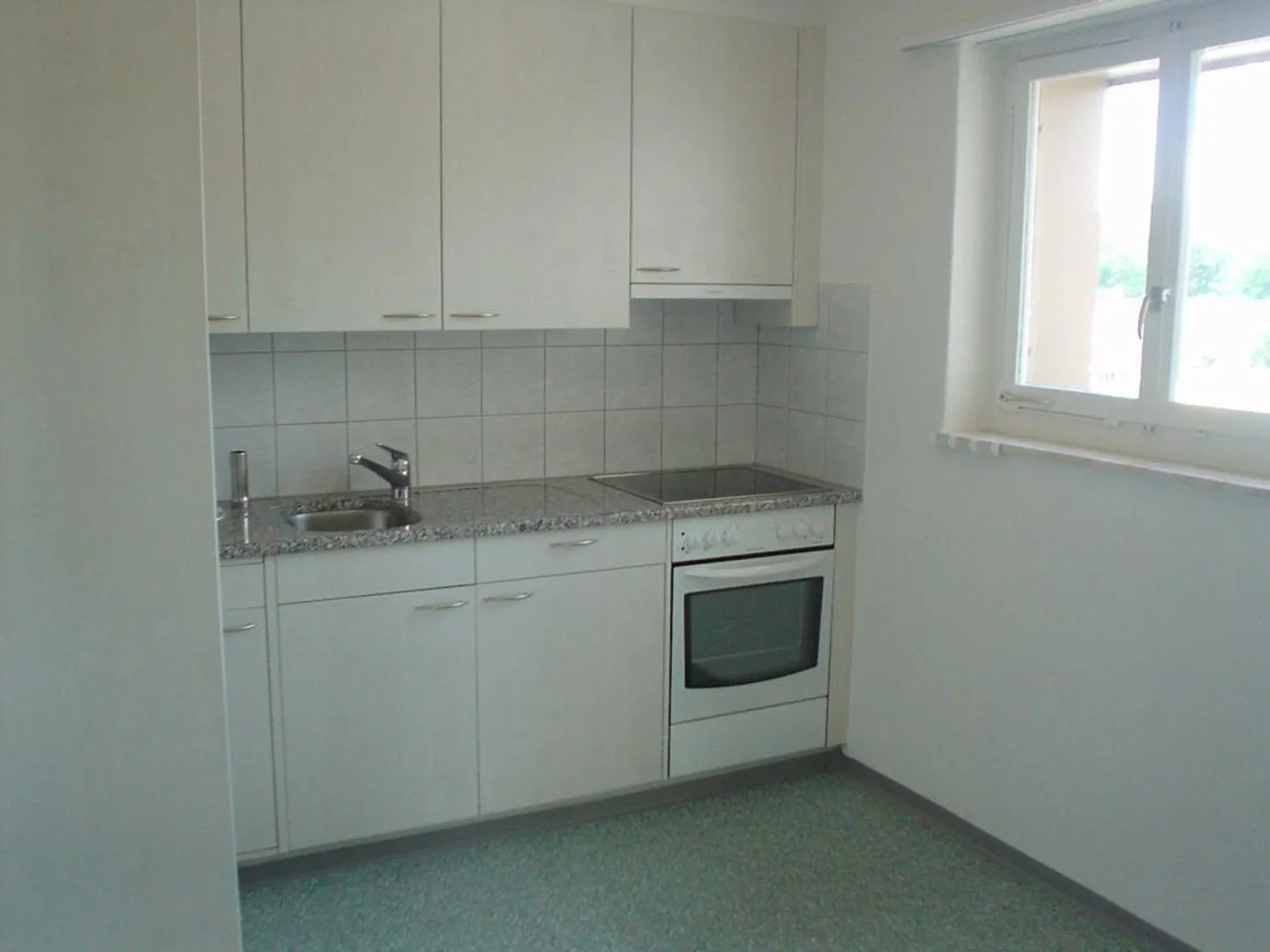 beautiful, bright 2.5 room apartment - Photo 5 of 9