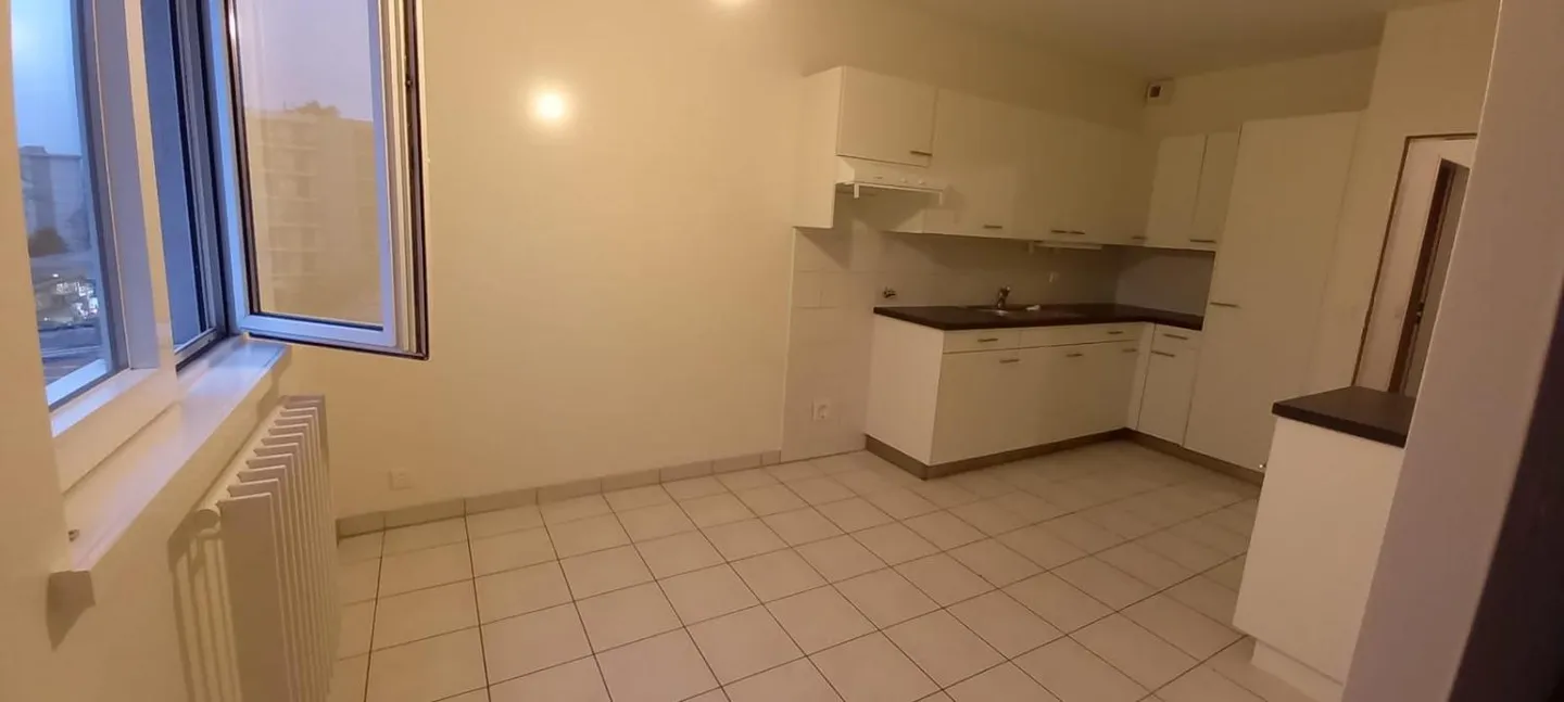 Apartment - Photo 5 of 6