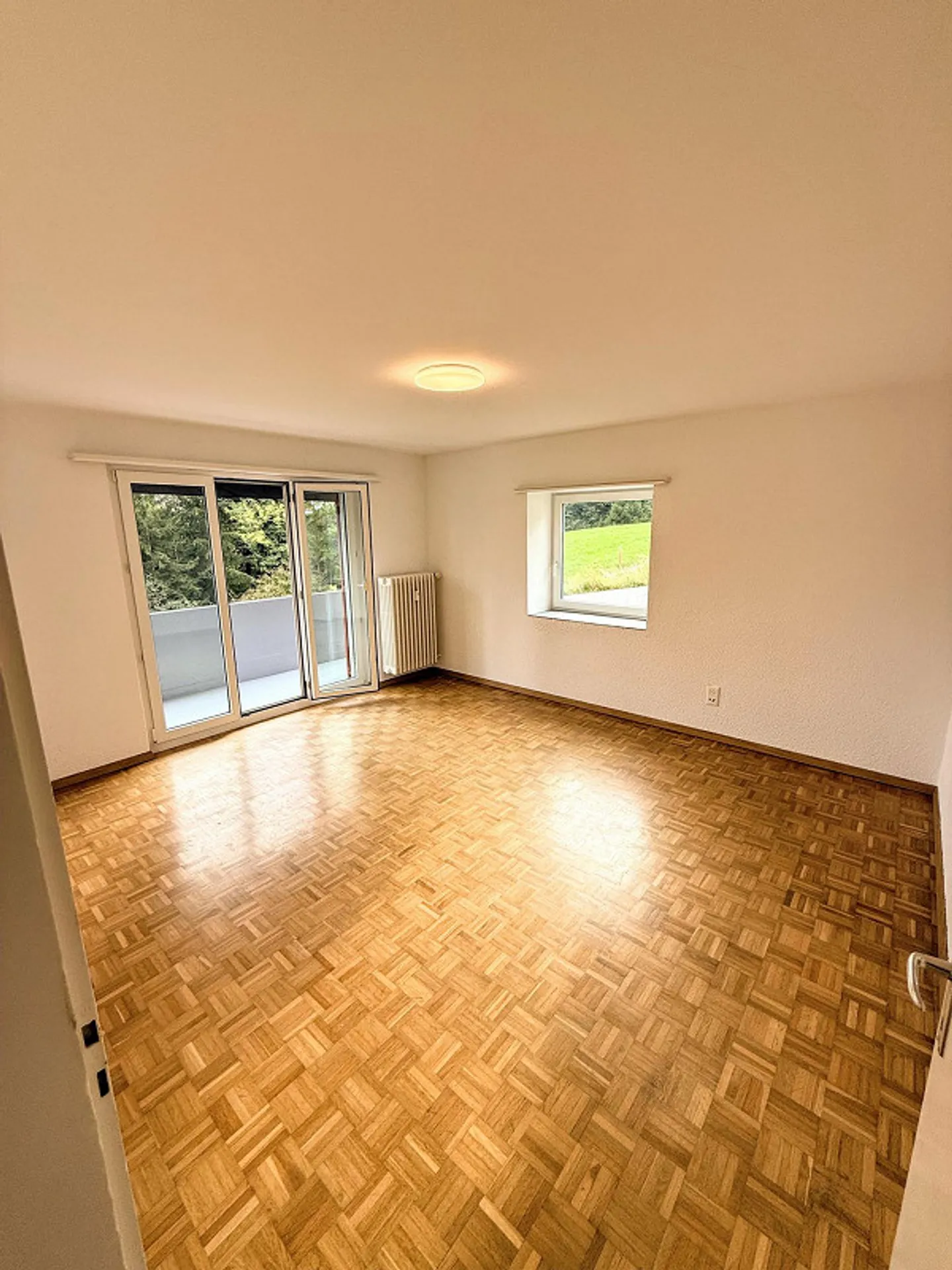 Appartement de 3.5 pièces récemment rénové avec vue - Photo 1 sur 8