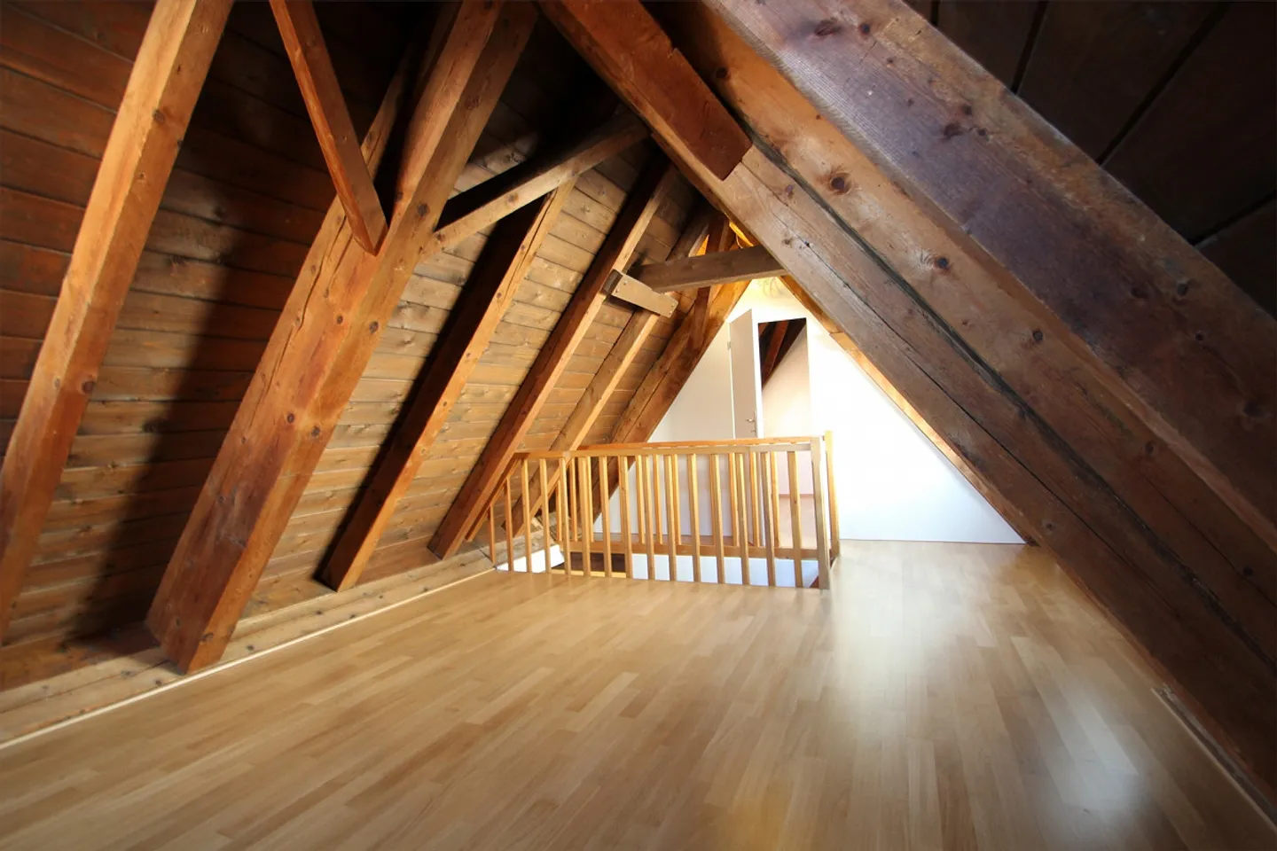 Moderne & hochwertige 2.5-Zimmer Altstadt-Wohnung auf 2 Etagen - Foto 5 von 12