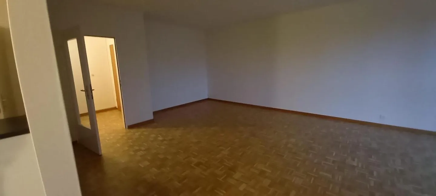 Apartment - Photo 3 of 6