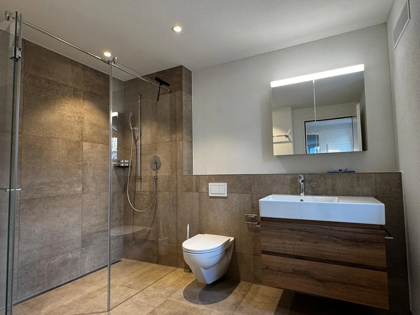 Erstbezug: Moderne Wohnung im 1. OG - Foto 6 von 10