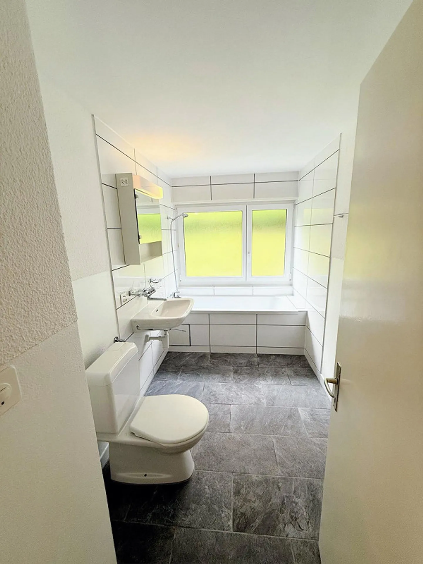 Appartement de 3.5 pièces récemment rénové avec vue - Photo 5 sur 8
