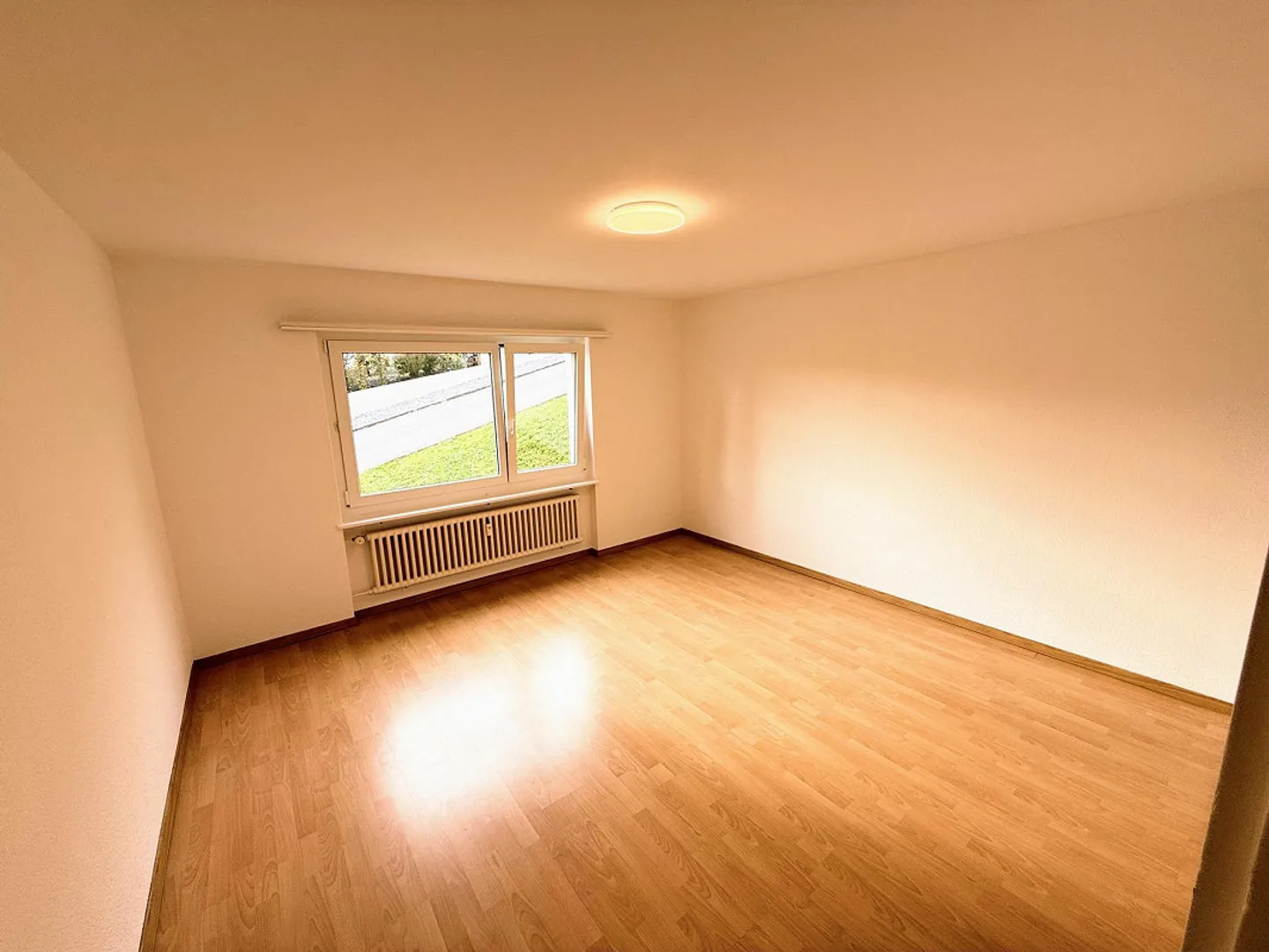 Appartement de 3.5 pièces récemment rénové avec vue - Photo 6 sur 8