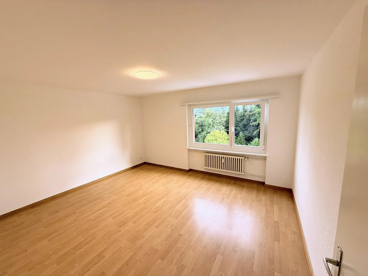 Appartement de 3.5 pièces récemment rénové avec vue - Photo 4 sur 8