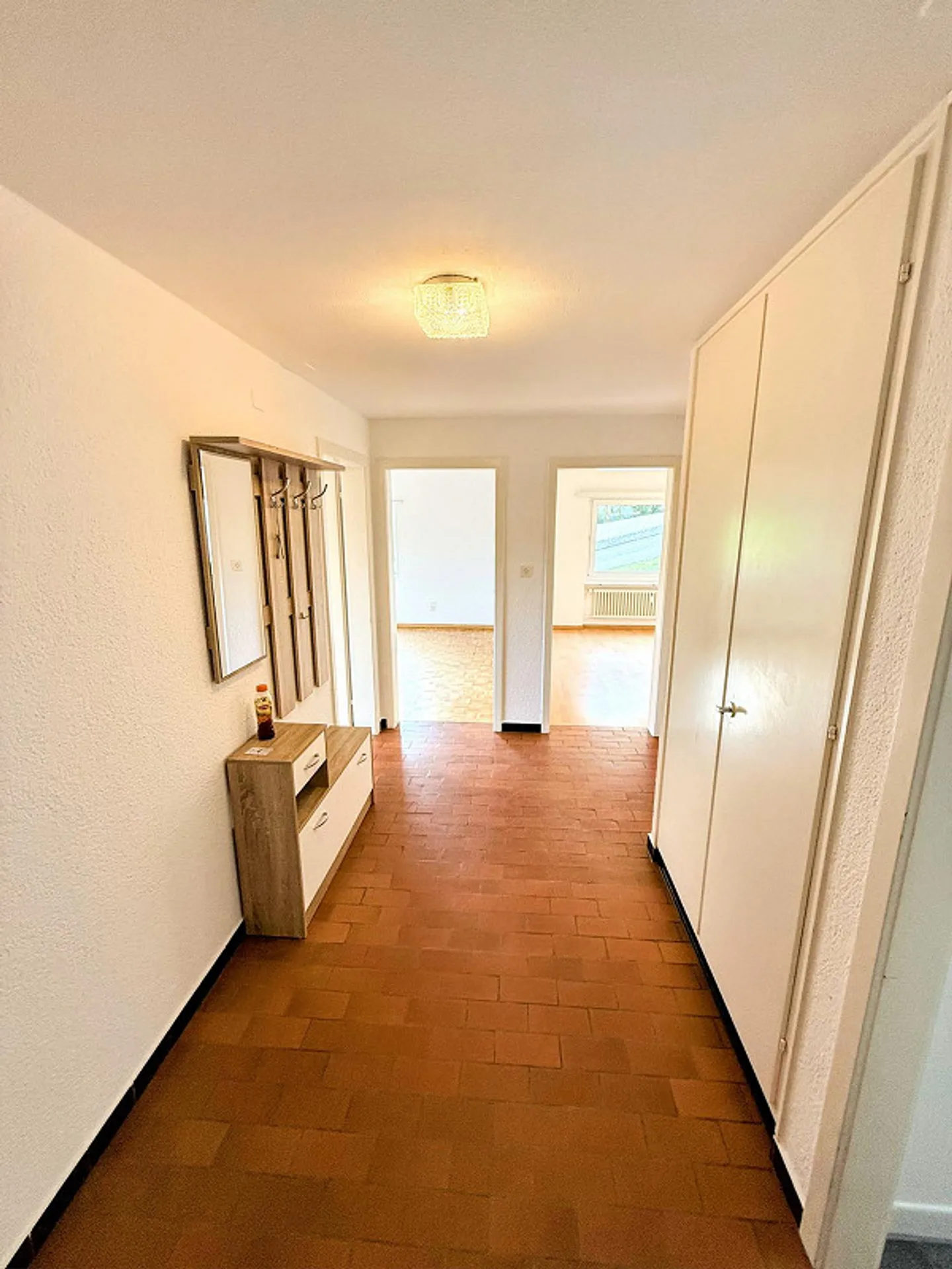 Appartement de 3.5 pièces récemment rénové avec vue - Photo 7 sur 8