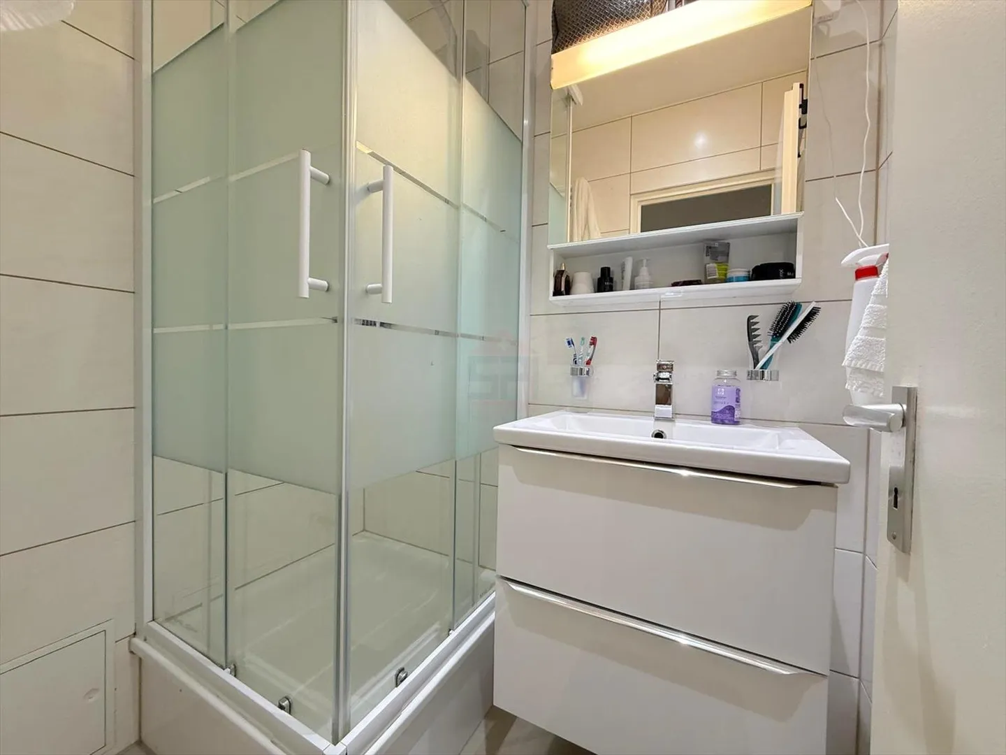 Magnifico appartamento di 6,5 stanze completamente ristrutturato - Foto 8 di 13